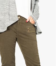 pantalon femme slim avec fausses poches zippees devant vert8056701_2