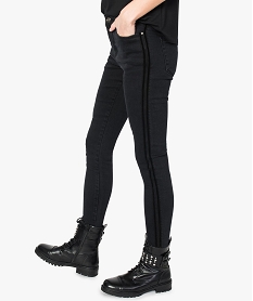 jean skinny femme avec bandes laterales en velours noir8319901_1