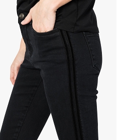 jean skinny femme avec bandes laterales en velours noir8319901_2