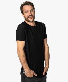 GEMO Tee-shirt homme en maille extensible et inscriptions sur les côtés Noir