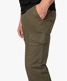 pantalon homme en toile avec poches a rabat sur les cuisses vertA421301_2