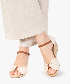sandales femme a talon compense dessus drapee en tissu beige standard sandales a talonB417901_1