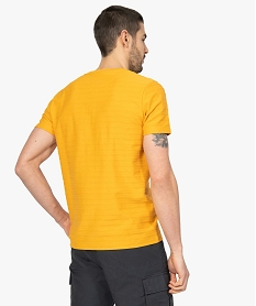tee-shirt homme a col tunisien en maille texturee aspect raye jauneB501501_4