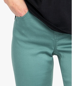 pantalon femme coupe slim en toile extensible vert pantalonsB514301_2