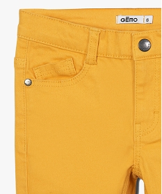 pantalon garcon coupe skinny en toile extensible jauneB657801_2