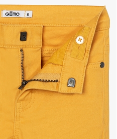 pantalon garcon coupe skinny en toile extensible jauneB657801_3