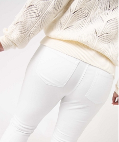 jean femme grande taille extensible coupe slim blanc pantalons et jeansB980501_2